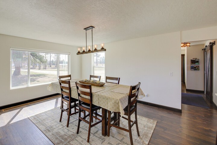 Pet-friendly Victor Home w / Fire Pit & Large Yard!