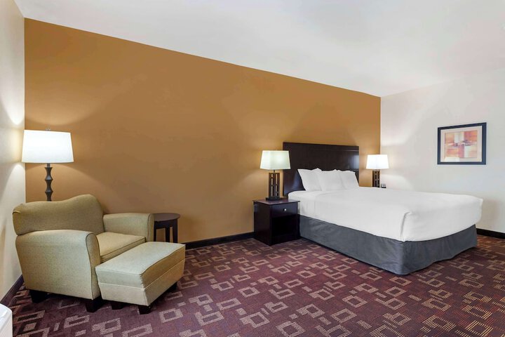 Room 25 of 41