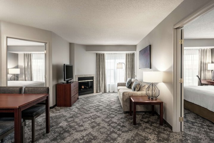 Room 21 of 34