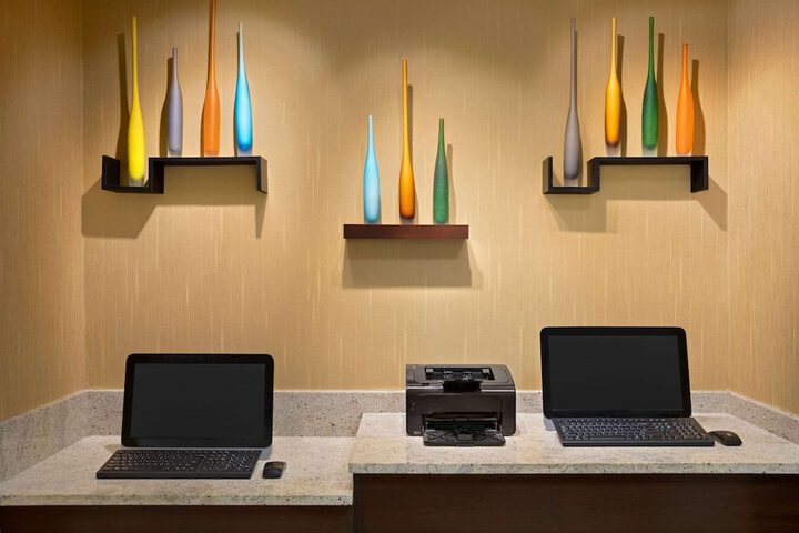 Business Center 29 of 29
