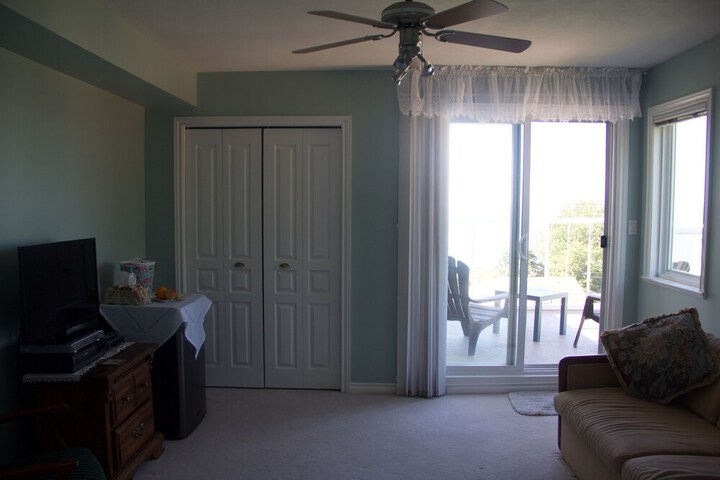 Room 127 of 194