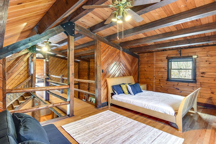 Lock Haven Cabin w / Wood Stove & Mountain View!