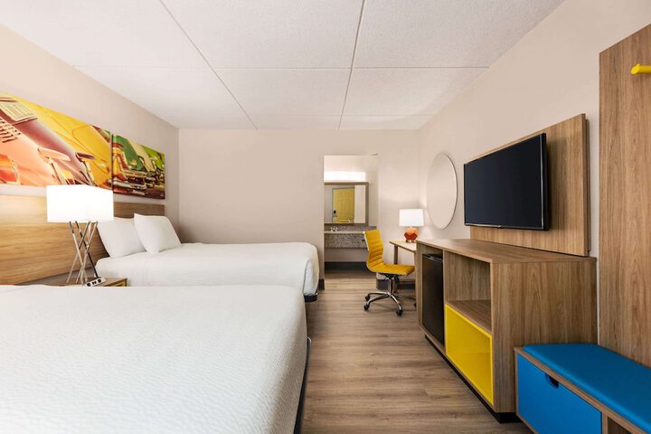Room 12 of 36