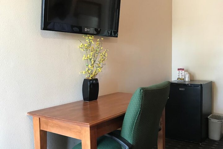 Room 18 of 42
