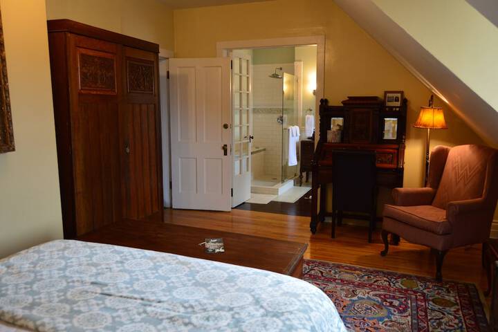 Room 21 of 35