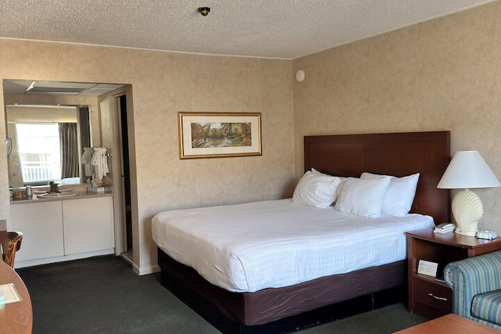 Impala Island Inn