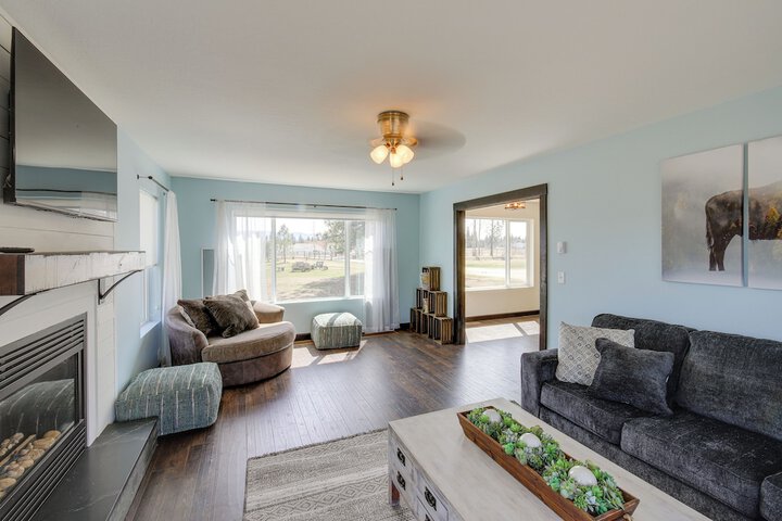 Pet-friendly Victor Home w / Fire Pit & Large Yard!