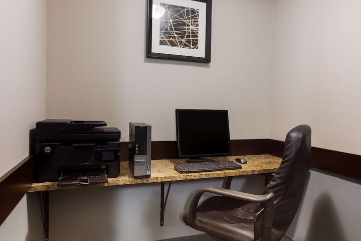 Business Center 38 of 39