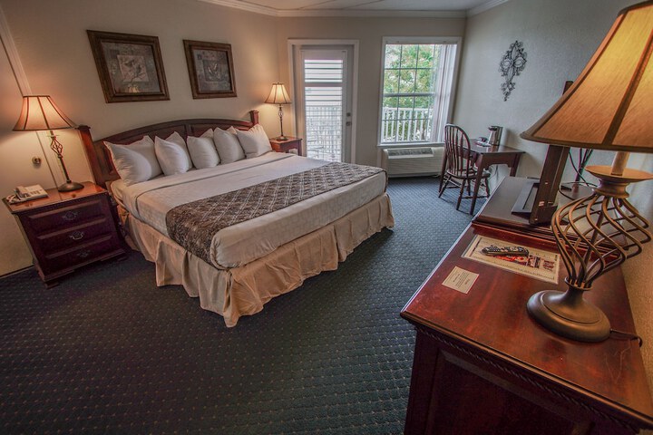 Room 34 of 71