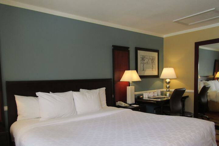 Room 25 of 71
