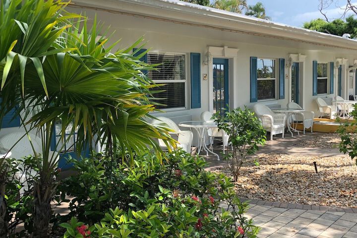 Marco Island Lakeside Inn