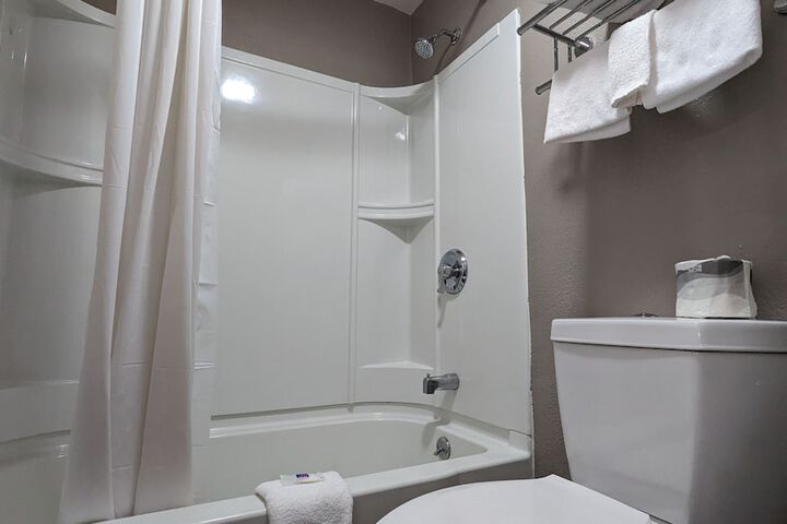 Room 10 of 17