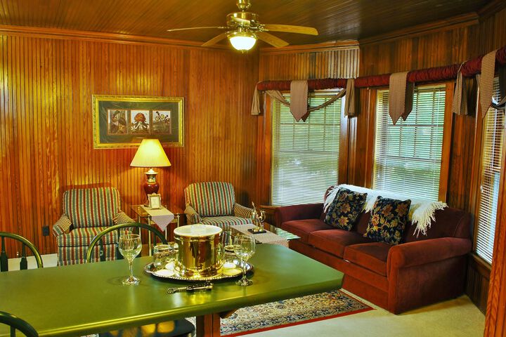 Arbor Hill Inn