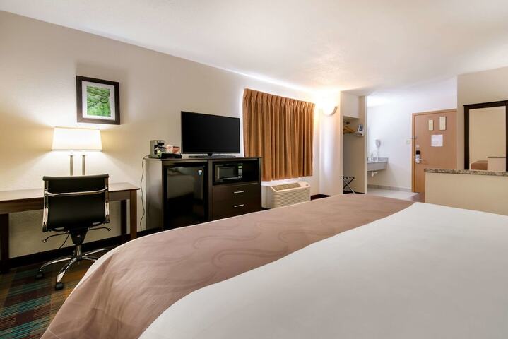 Room 34 of 43