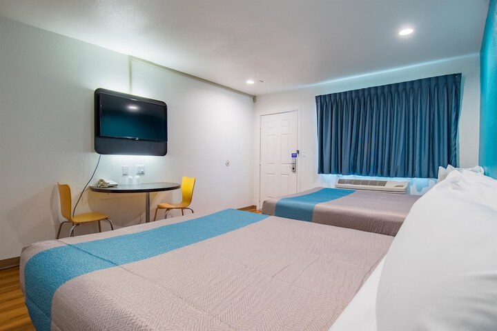 Room 29 of 35