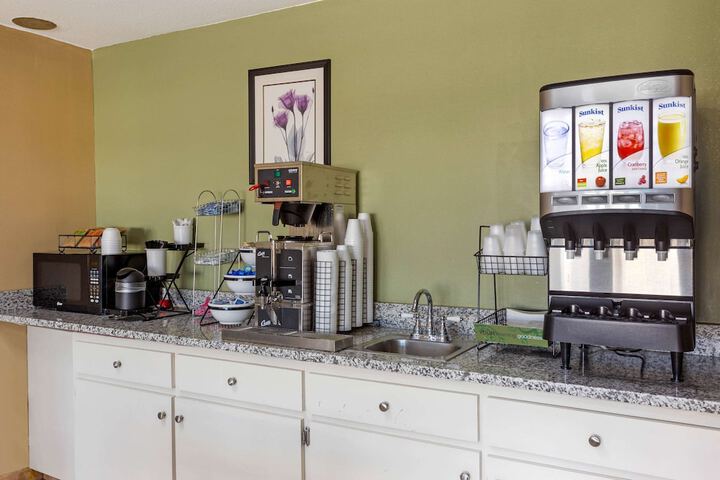 Breakfast/Coffee Service 18 of 20