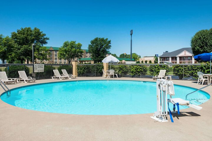Pool 2 of 15