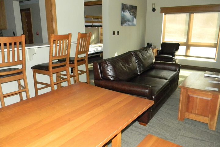 Room 65 of 124