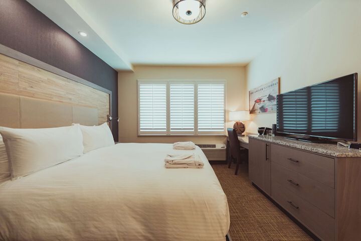 Room 77 of 215