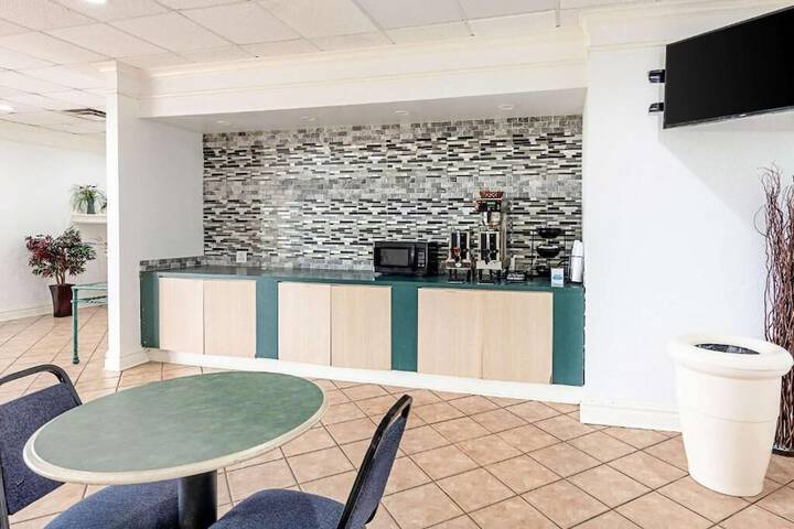 Rodeway Inn Huntsville West