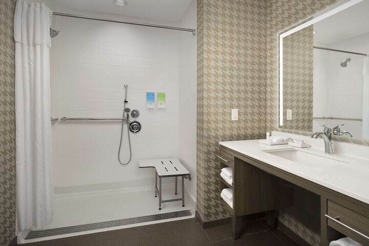 Home2 Suites by Hilton Clovis Fresno Airport