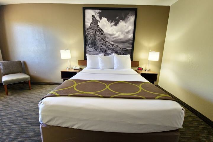 Room 30 of 65
