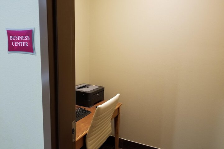 Business Center 47 of 48