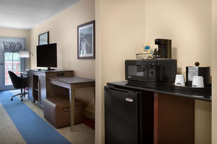 Room 18 of 38
