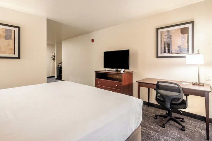 Room 15 of 34