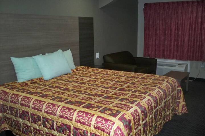 Room 17 of 65