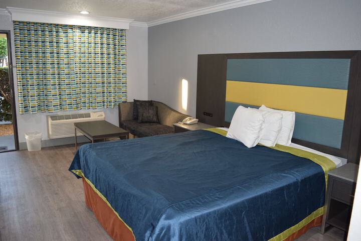 Room 16 of 52