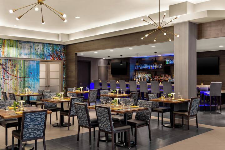 Crowne Plaza Edison by IHG