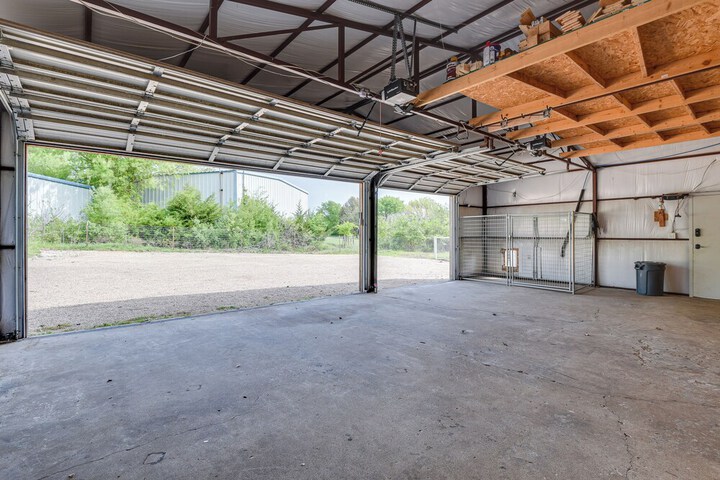 Dog-friendly Home w / Yard & Fire Pit in Midlothian