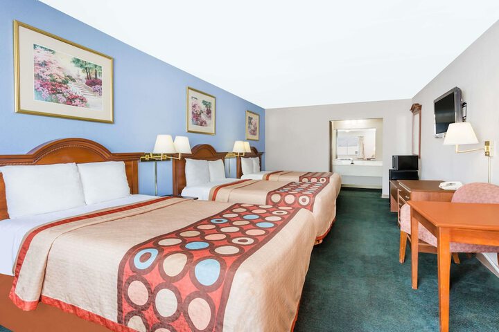 Room 7 of 14