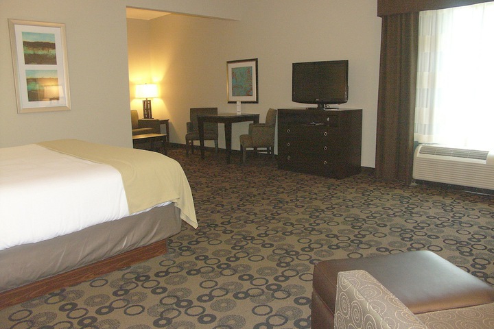 Holiday Inn Express Cleveland Northwest by IHG