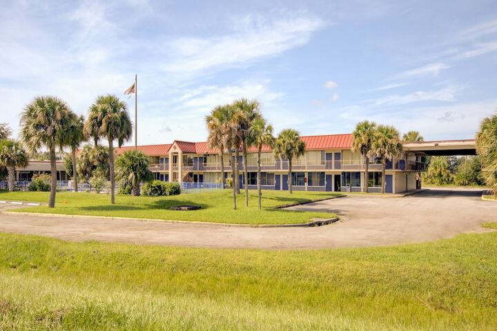 Hotel 5 of 53