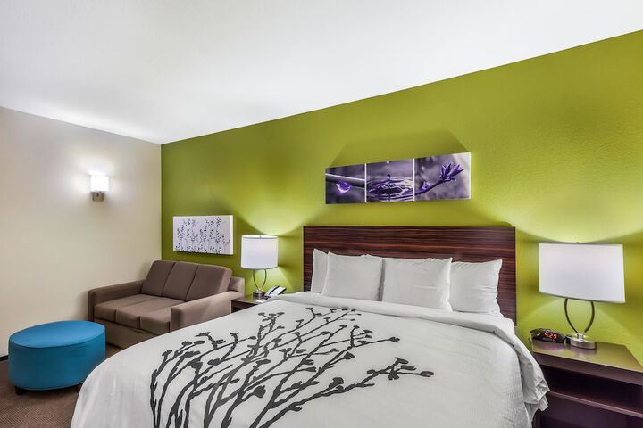 Room 30 of 47