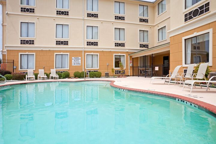 Pool 12 of 60