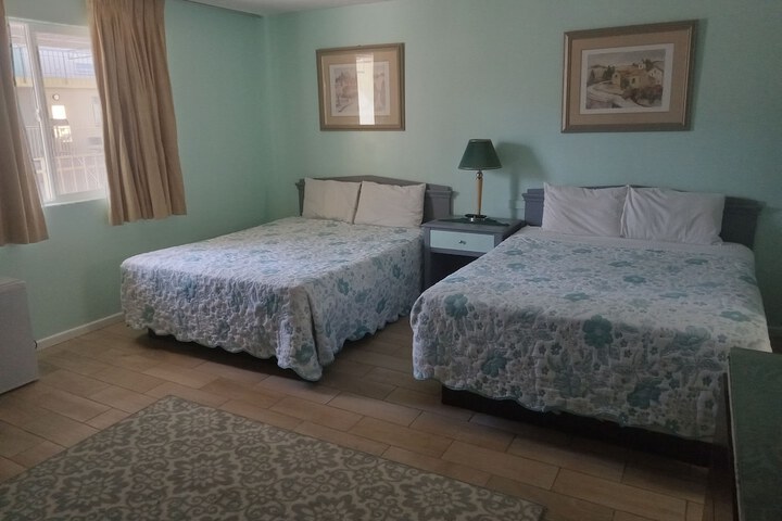 Room 21 of 38