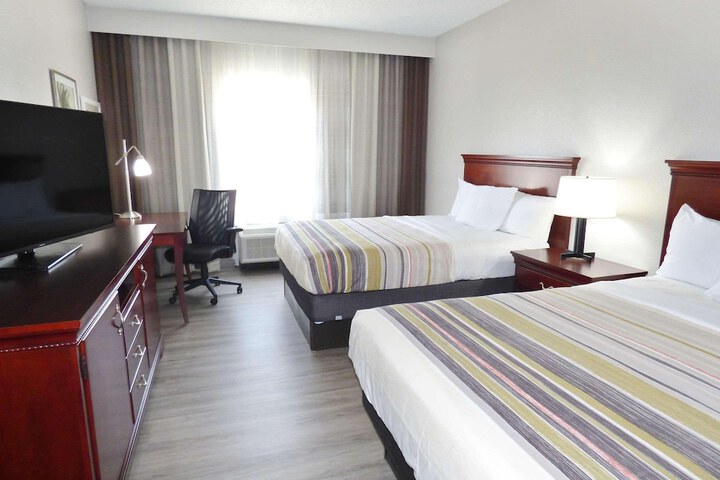 Room 9 of 16