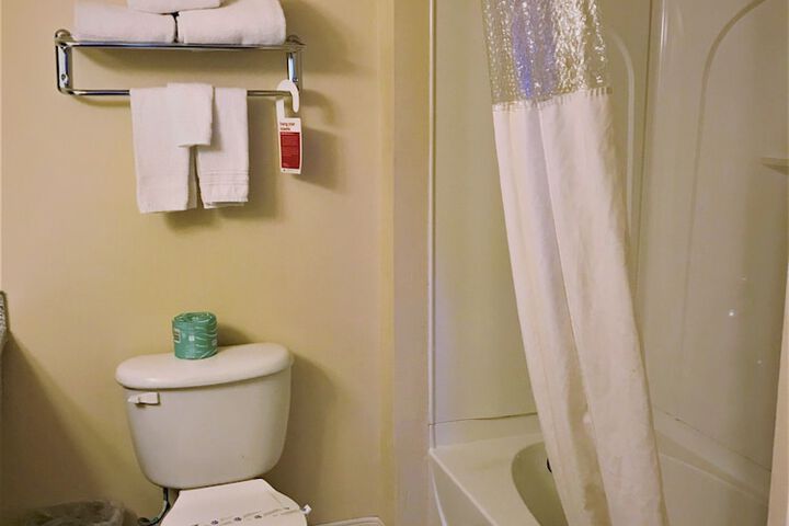 Room 25 of 37