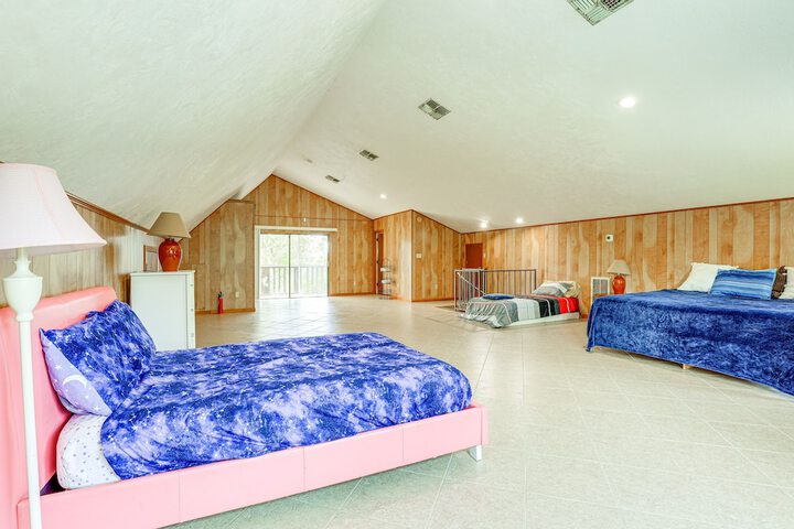 Lake Placid Home w / Screened Porch: Near Lake Clay
