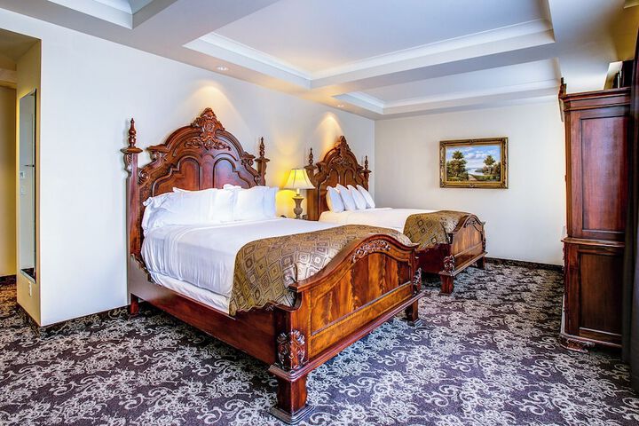Davenport Hotel Autograph Collection