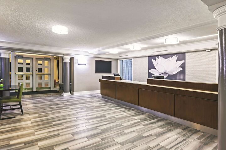Hotel Interior 11 of 25
