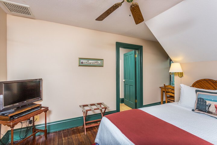 Room 28 of 58