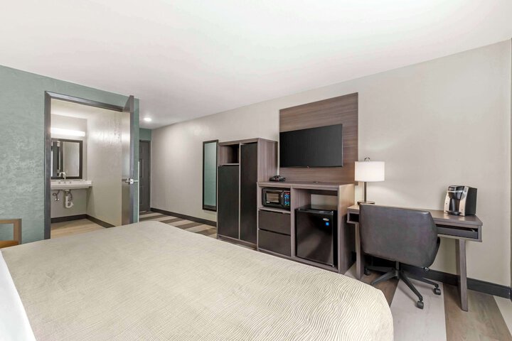 Room 26 of 36