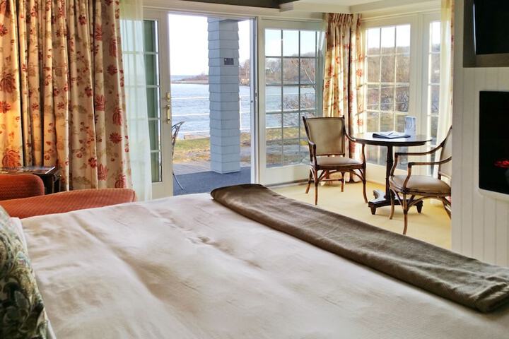 Room 46 of 79