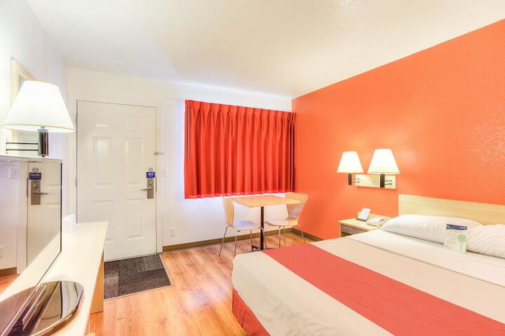 Motel 6 Tigard OR - Portland South - Lake Oswego
