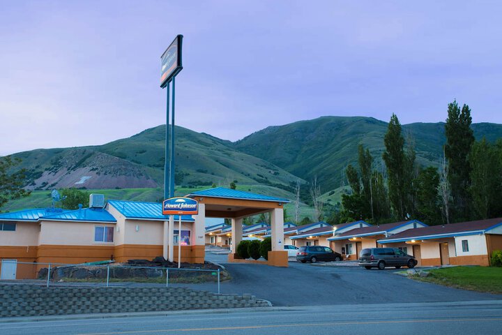 Howard Johnson by Wyndham Brigham City