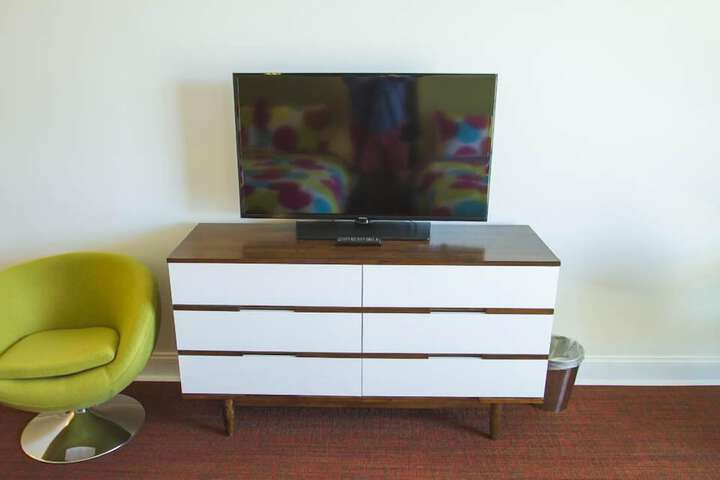 Room 11 of 30